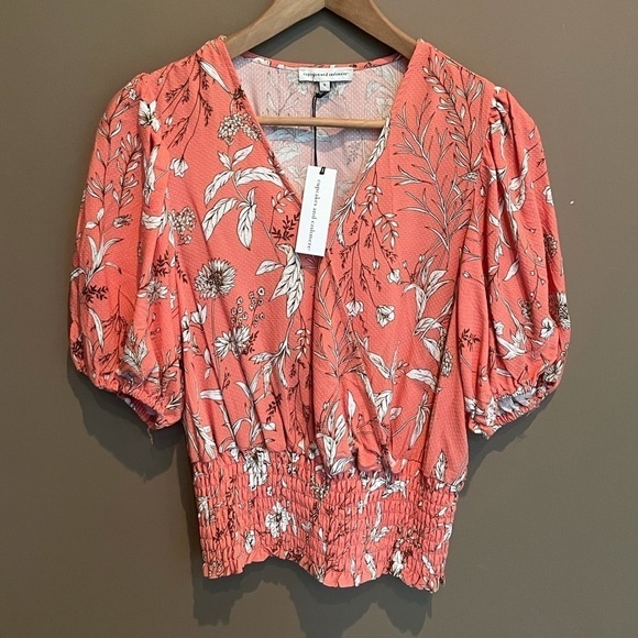 NWT Cupcakes‎ and Cashmere Smocked Floral Top Small - Picture 3 of 8